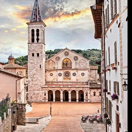 Borgo Dei Conti Campello * Campello sul Clitunno