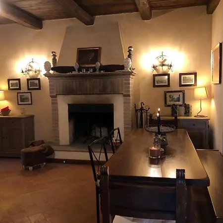 Borgo Dei Conti Campello 克利通诺河畔坎佩洛
